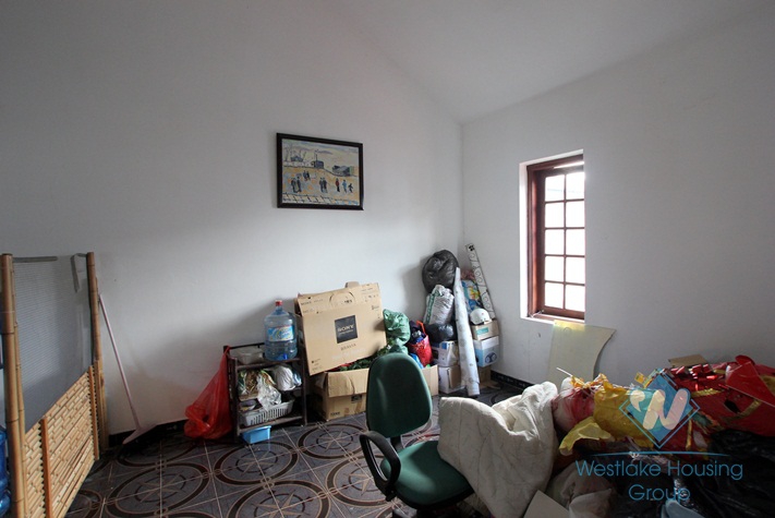 Nice house with big yard for lease in Dang Thai Mai st, Tay Ho, Ha Noi